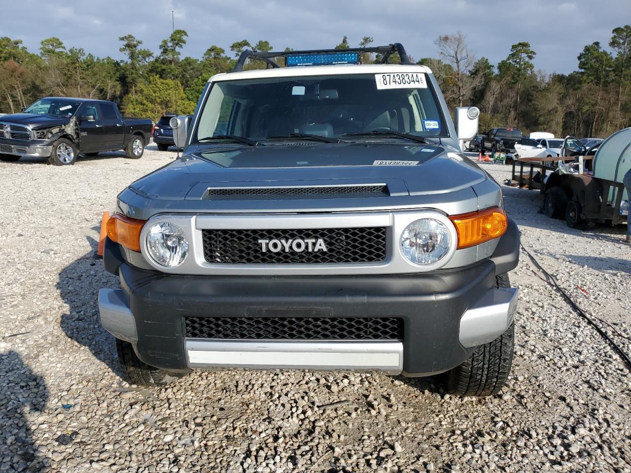2012 Toyota Fj Cruiser - Image 5