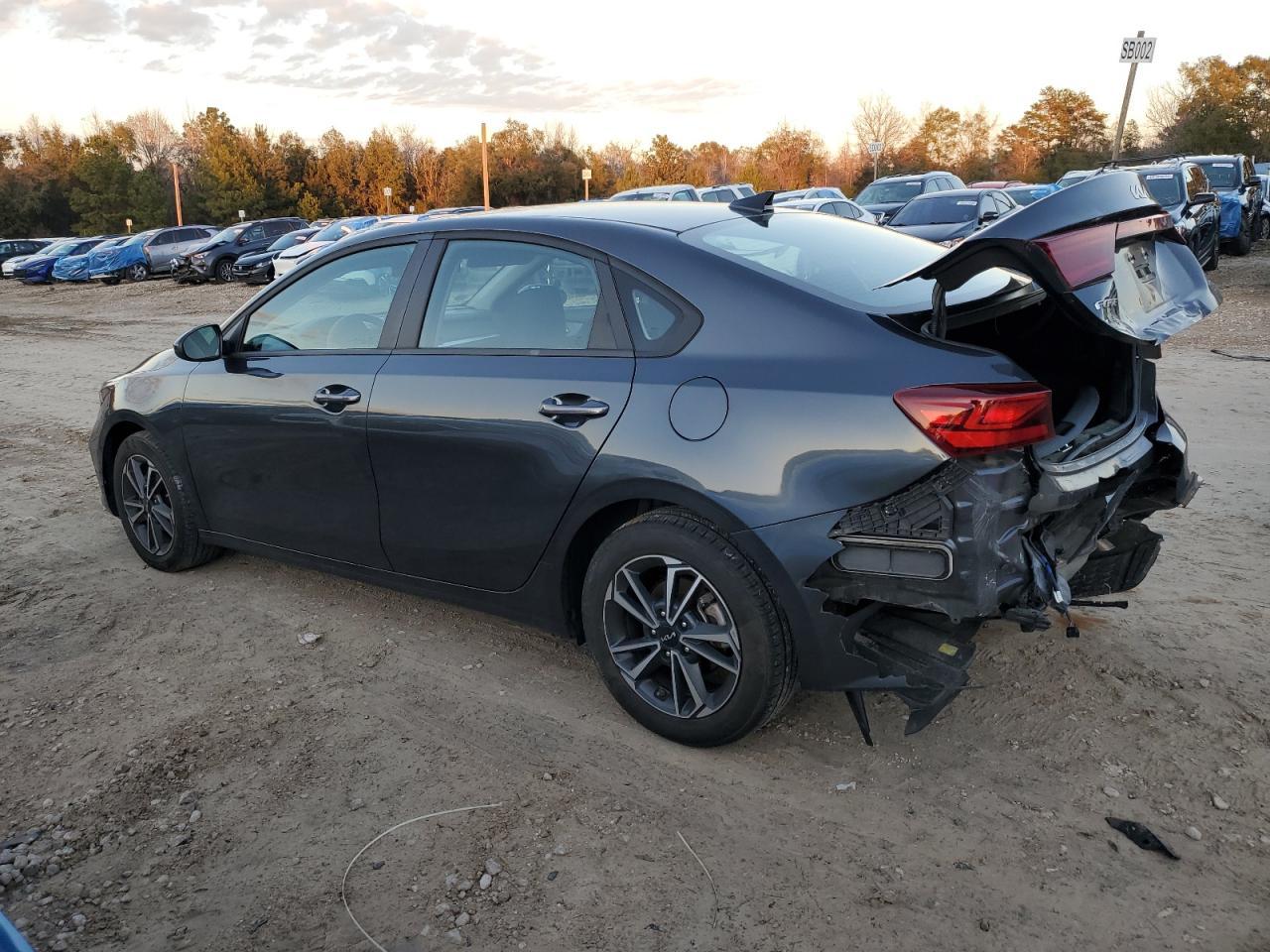 2022 Kia Forte Fe - Фото 2