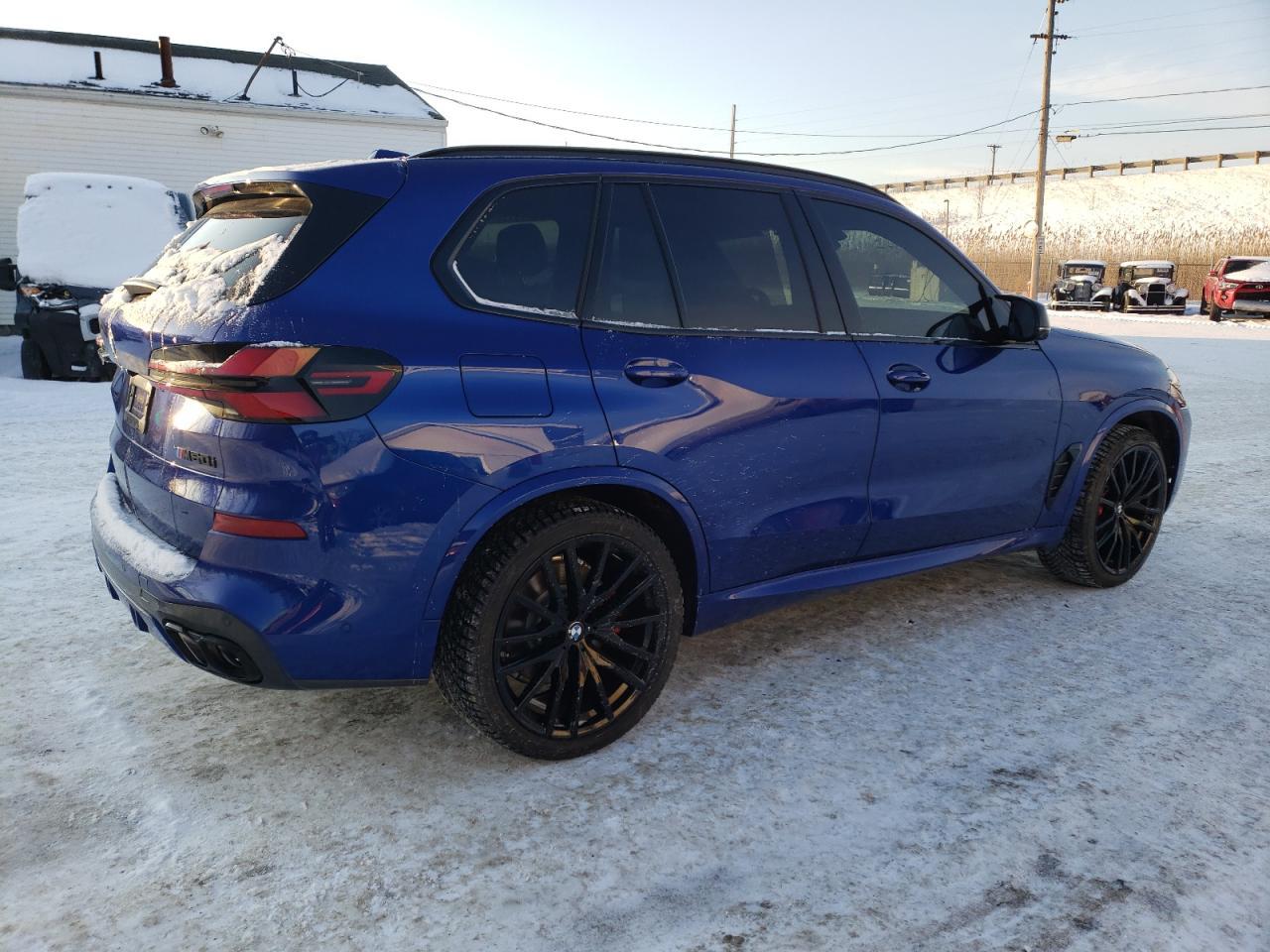 2025 BMW X5 M60I - Фото 3