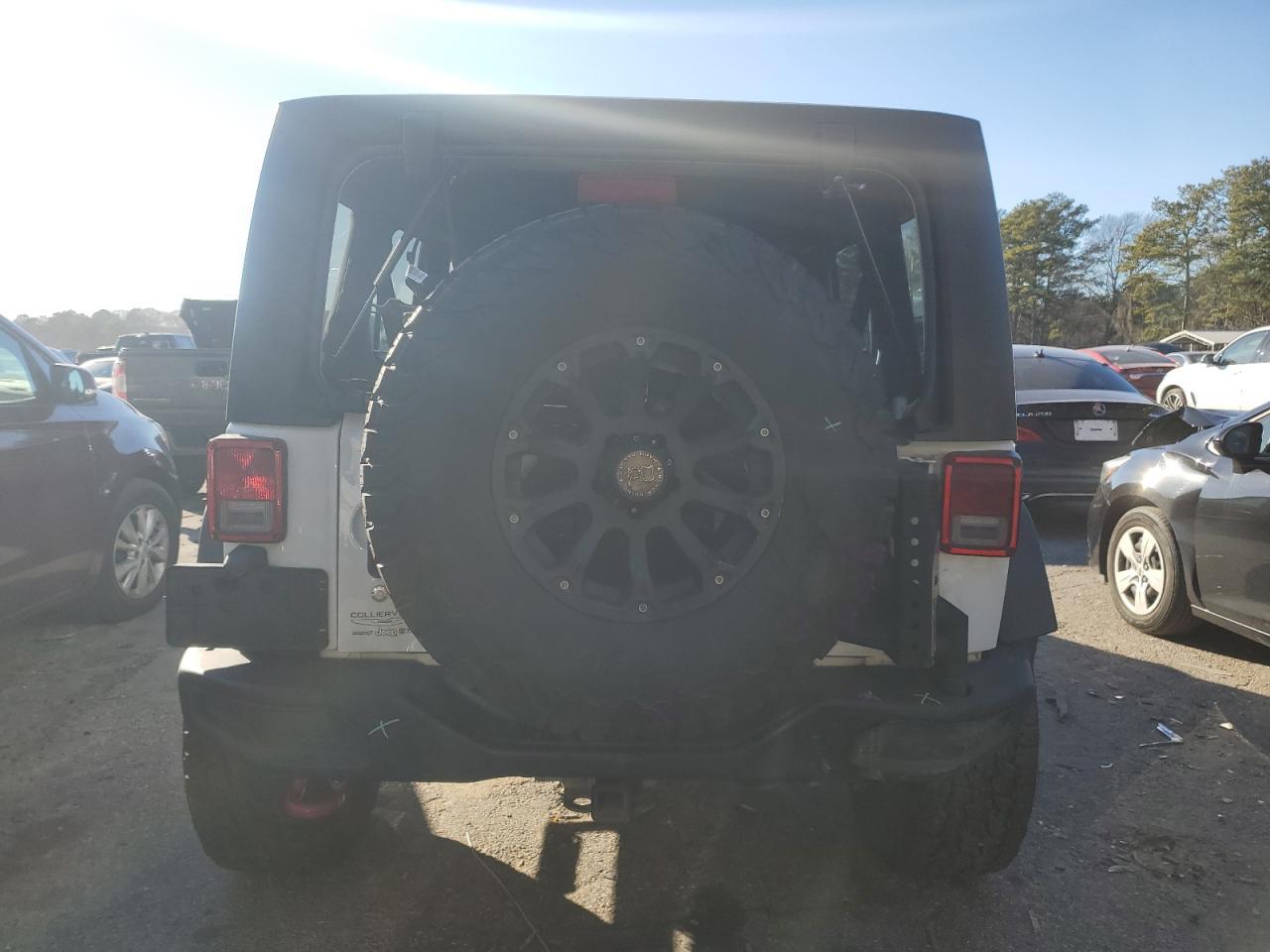 2017 Jeep Wrangler Unlimited Rubicon - Image 6