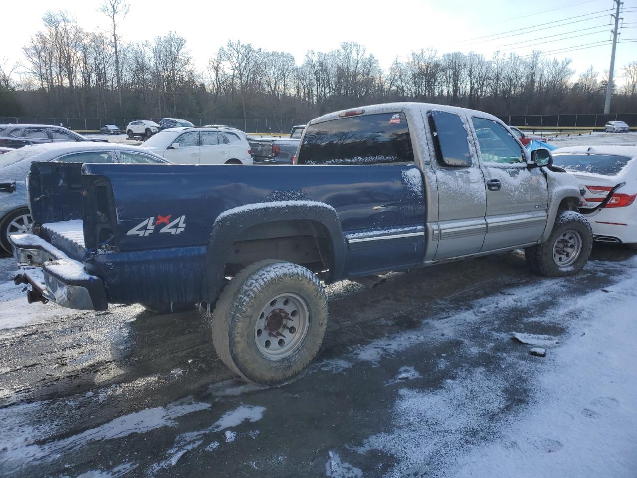 2000 Chevrolet Silverado K2500 - Image 3