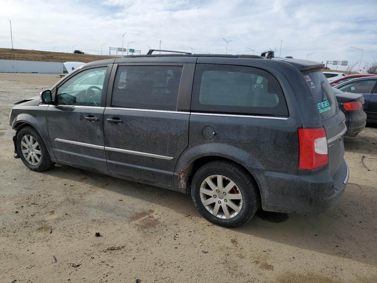 2011 Chrysler Town & Country Touring L - Image 2