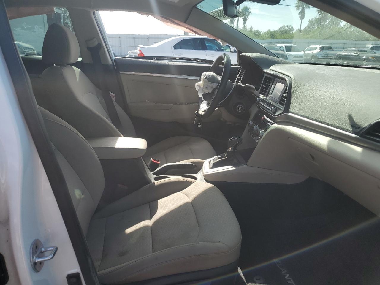 2020 Hyundai Elantra Se - Фото 7