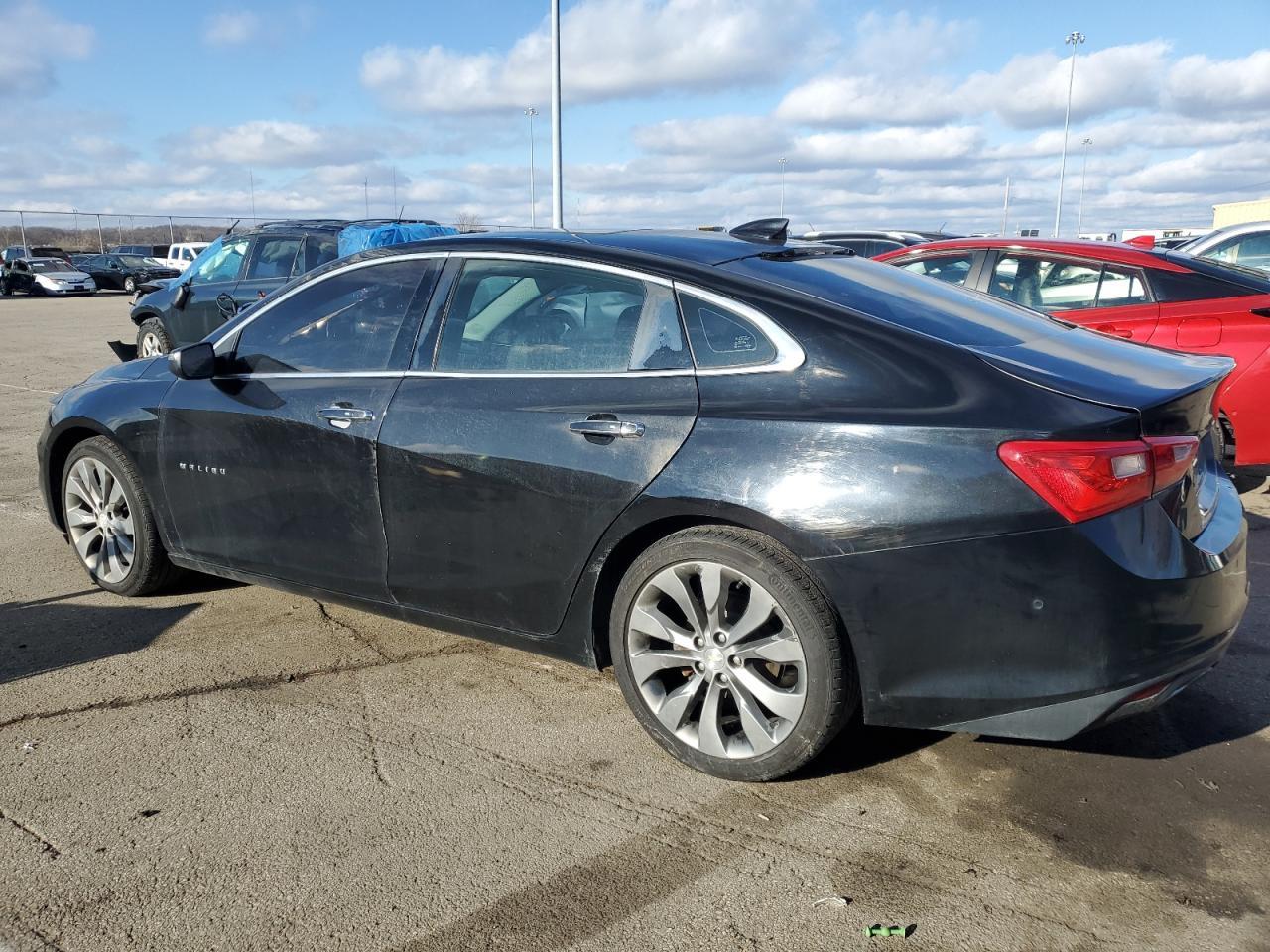 2016 Chevrolet Malibu Premier - Фото 2