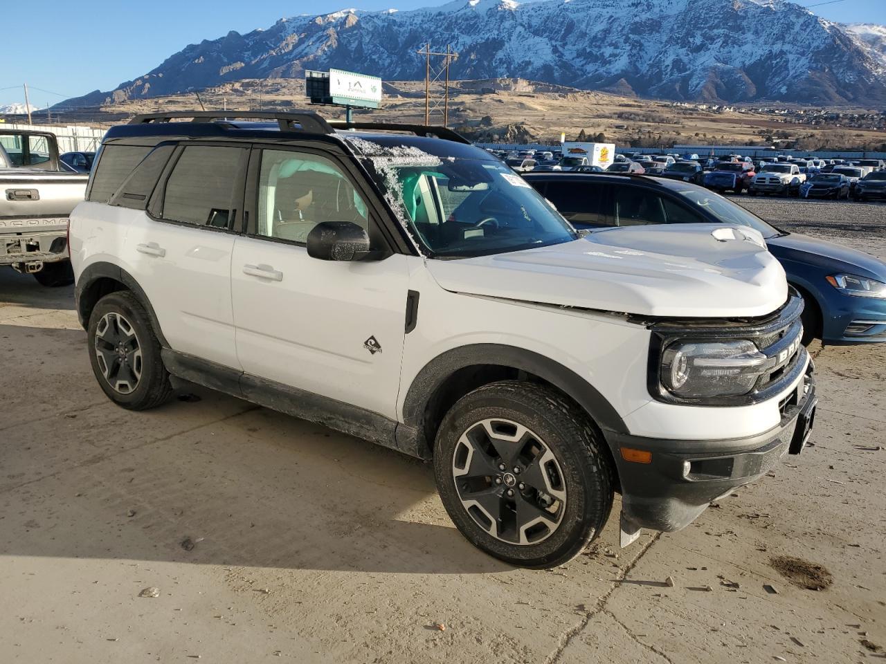 2023 Ford Bronco Sport Outer Banks - Image 4