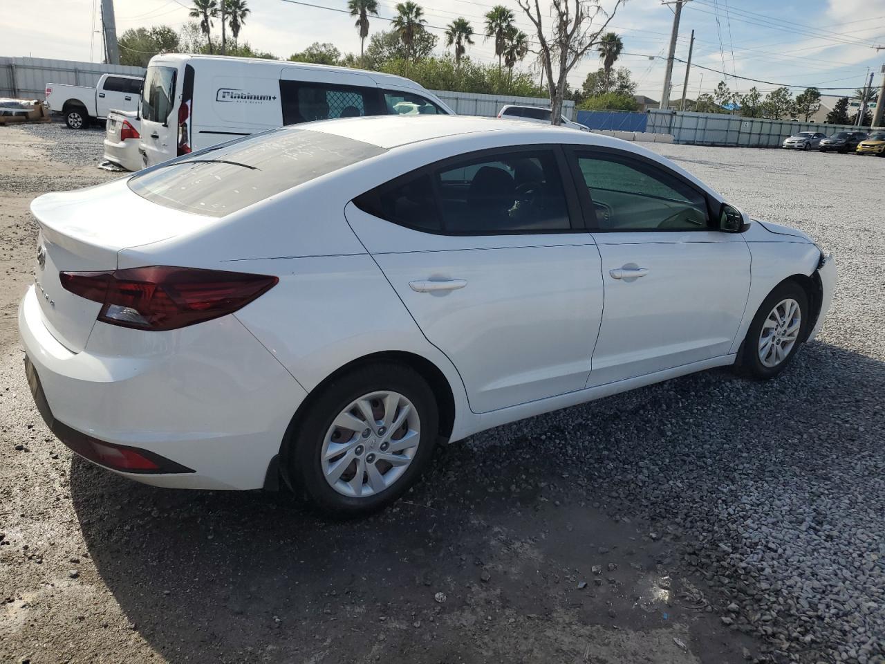 2020 Hyundai Elantra Se - Фото 3