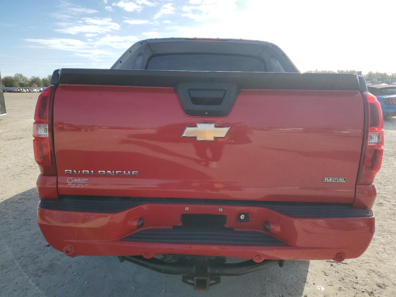 2011 Chev Avalanche - Image 6