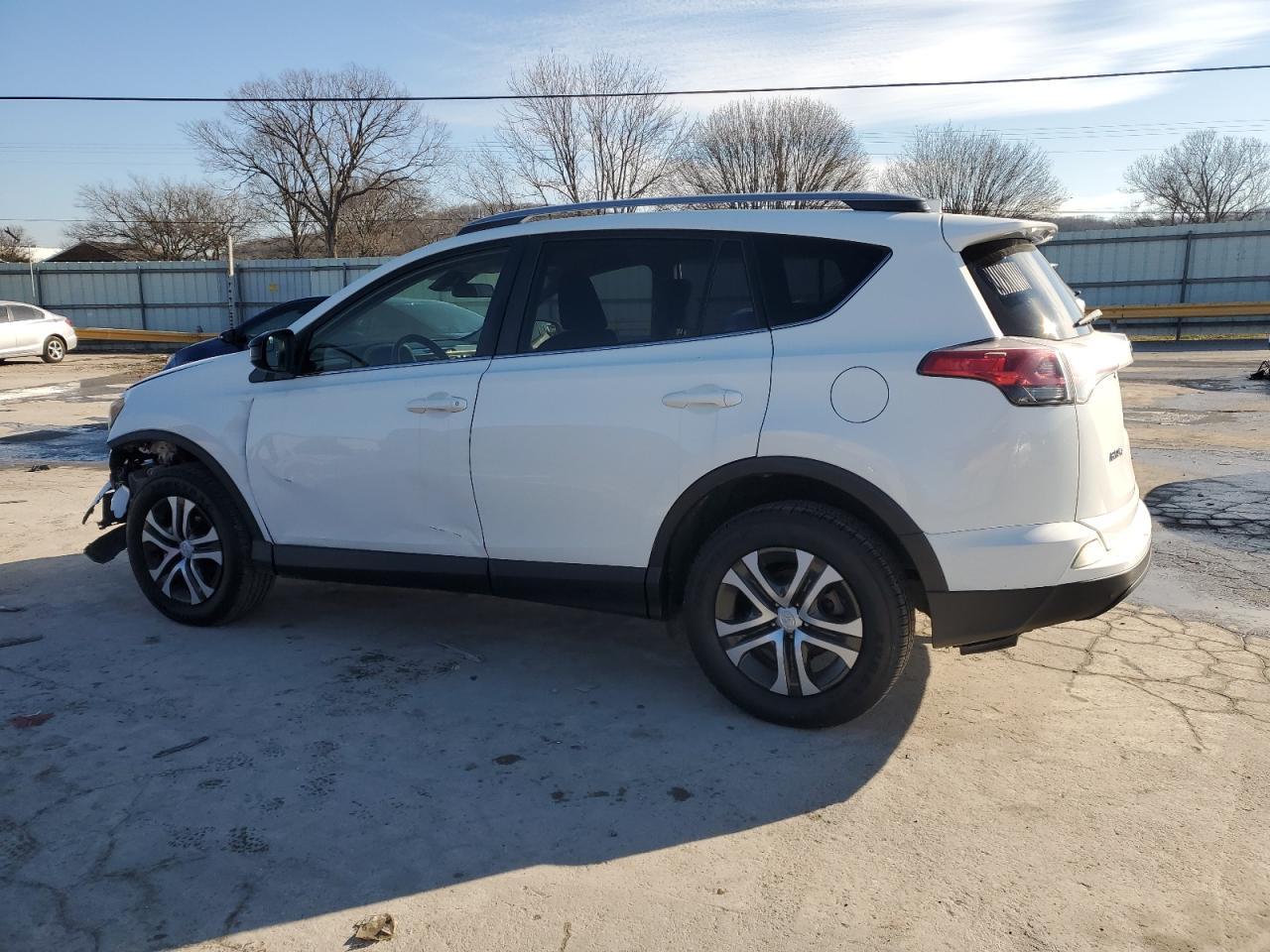 2017 Toyota Rav4 Le - Фото 2