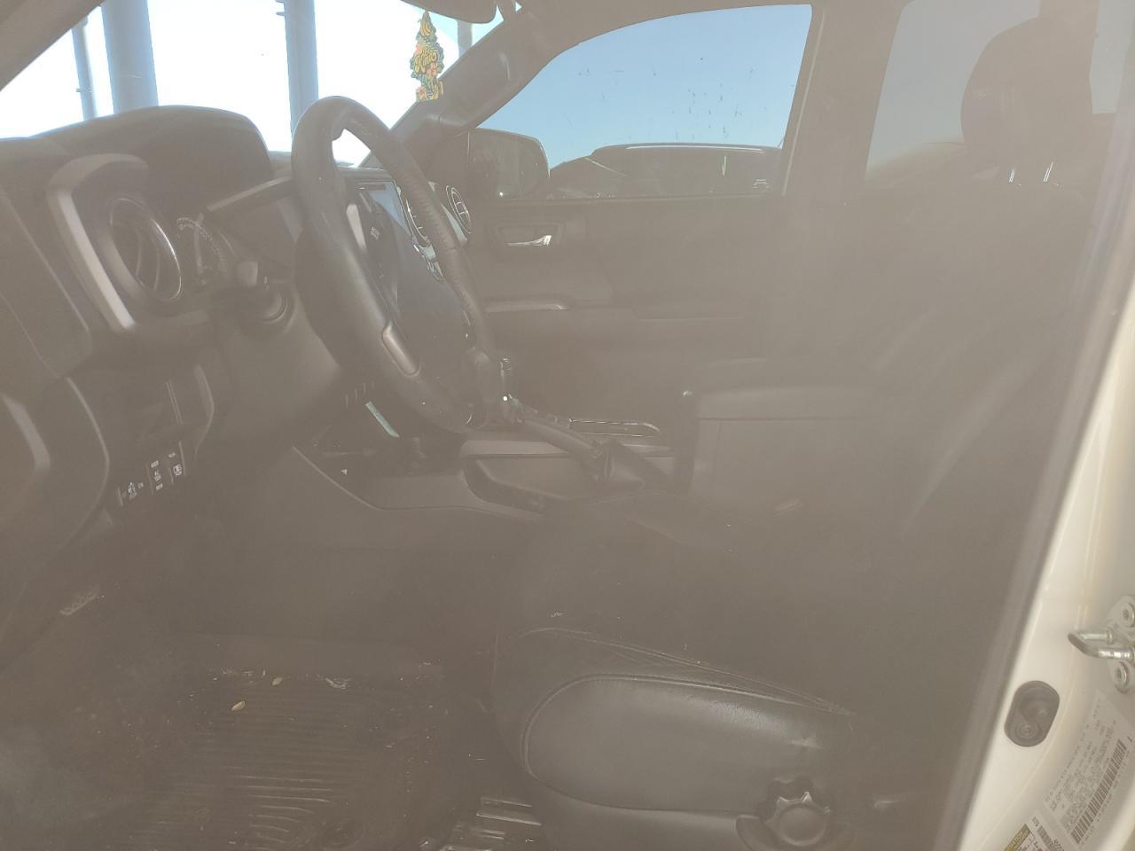 2017 Toyota Tacoma Double Cab - Image 7