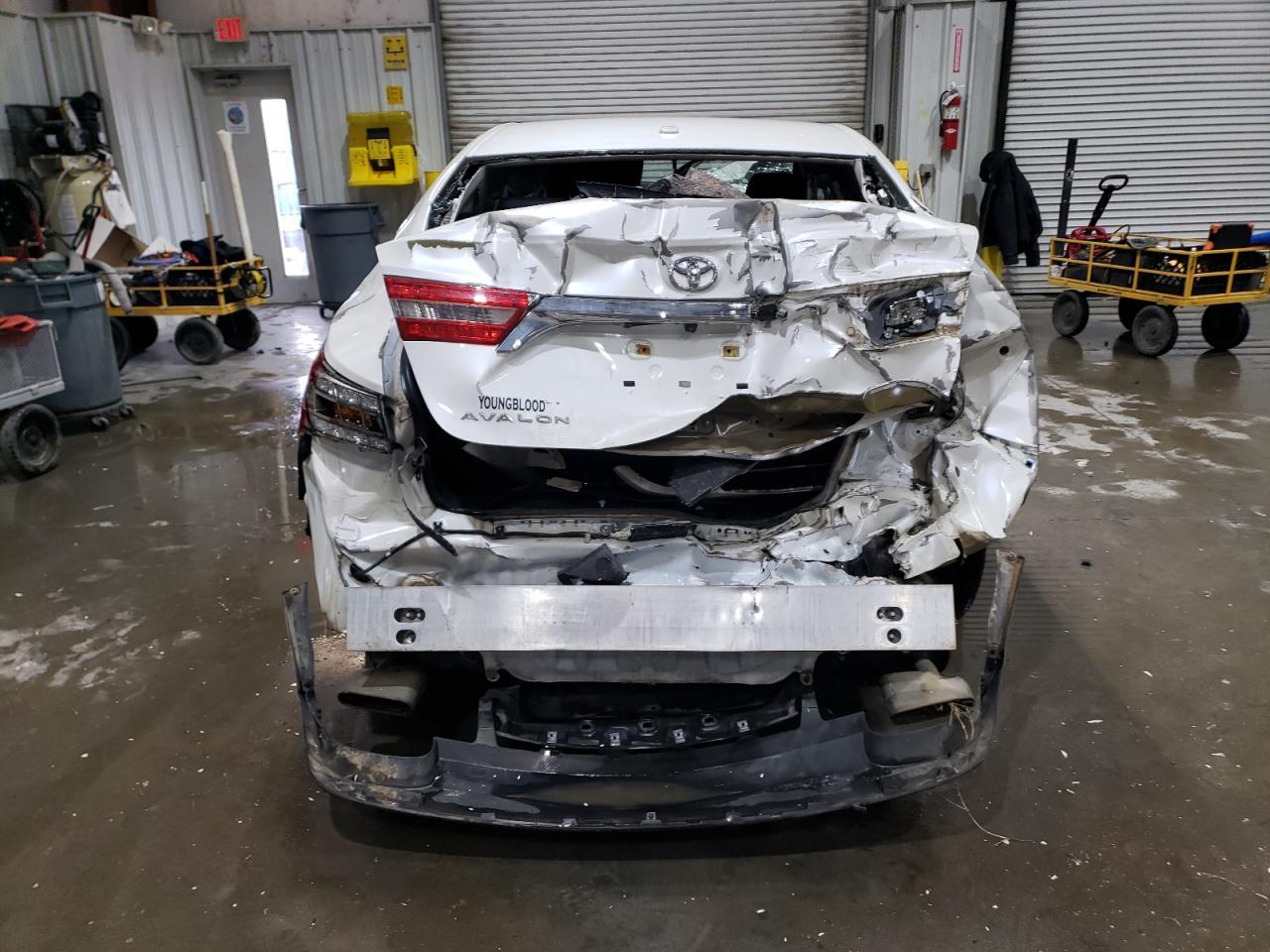 2016 Toyota Avalon Xle - Image 6