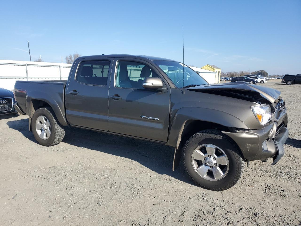 2015 Toyota Tacoma Double Cab - Фото 4