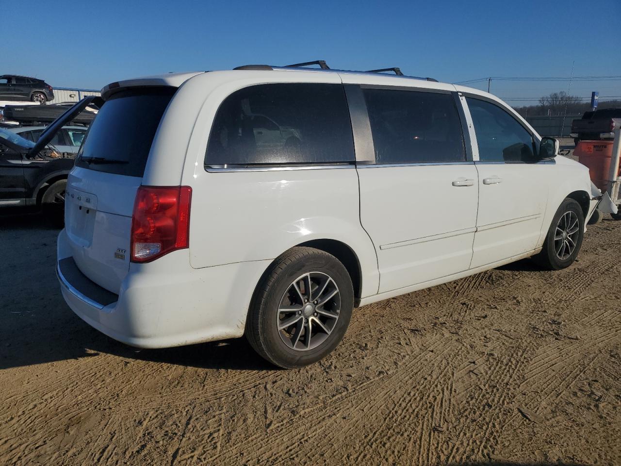 2017 Dodge Grand Caravan Sxt - Фото 3