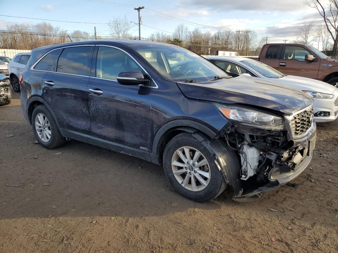 2020 Kia Sorento L - Image 4