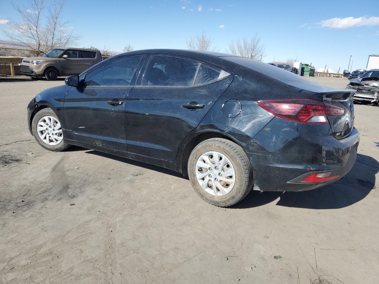 2020 Hyundai Elantra Se - Image 2