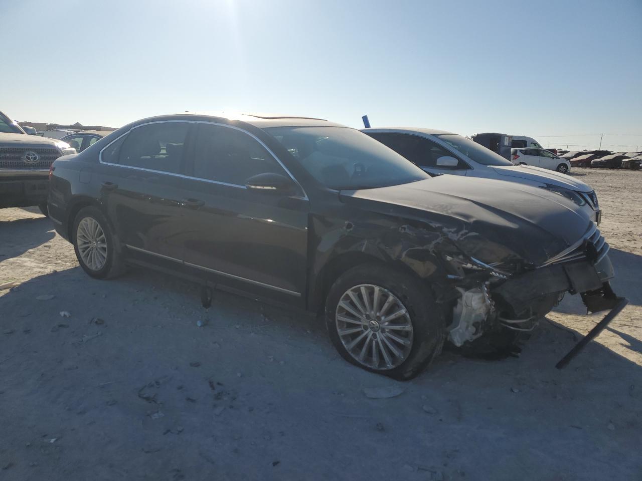 2016 Volkswagen Passat Se - Фото 4