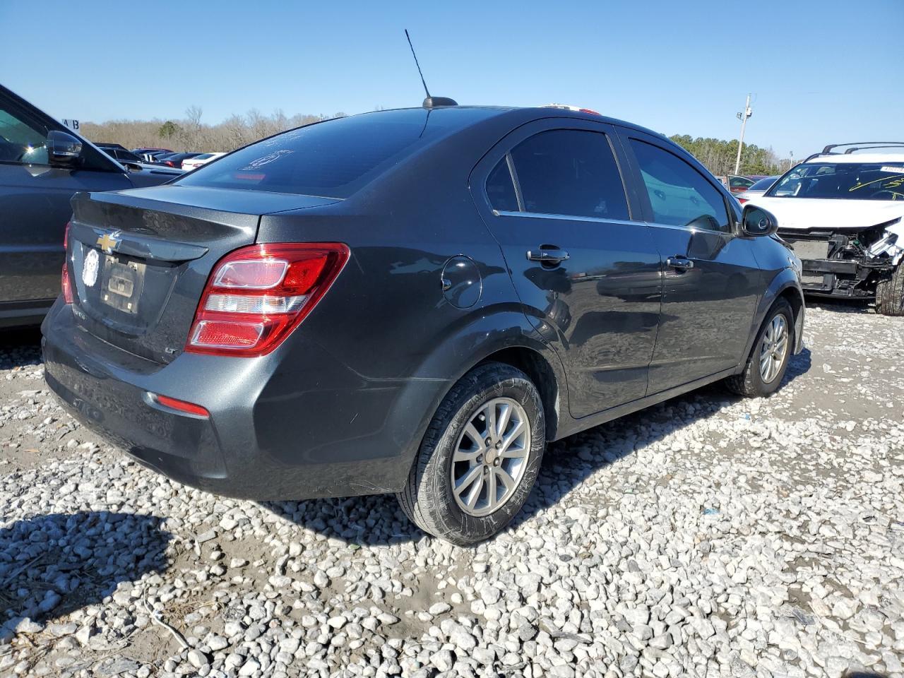 2017 Chevrolet Sonic Lt - Image 3