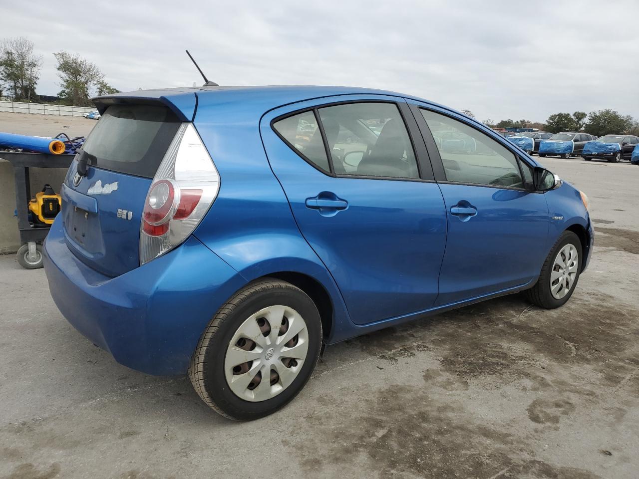 2013 Toyota Prius C - Image 3