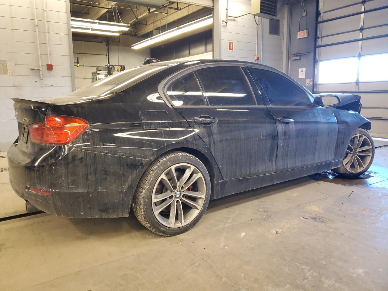 2014 BMW 335 Xi - Фото 3