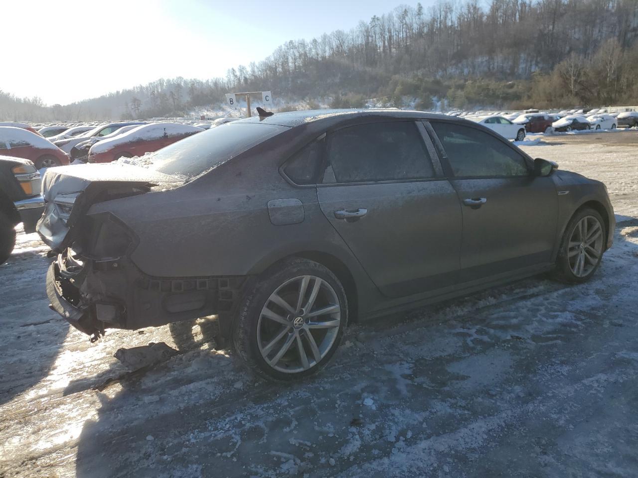 2018 Volkswagen Passat S - Фото 3