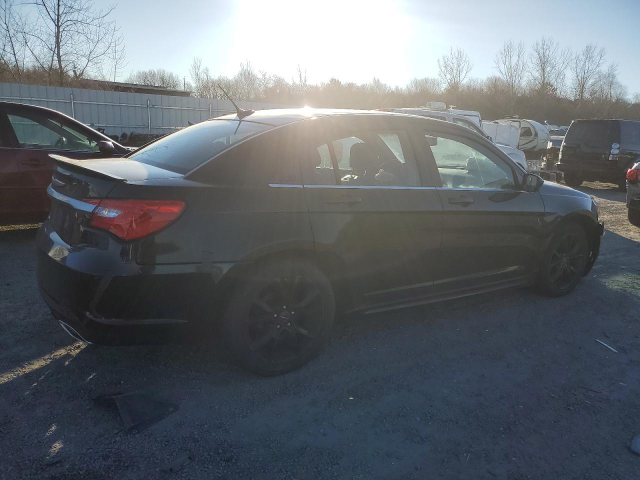 2013 Chrysler 200 Limited - Image 3