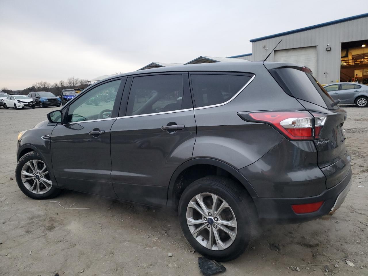 2017 Ford Escape Se - Фото 2