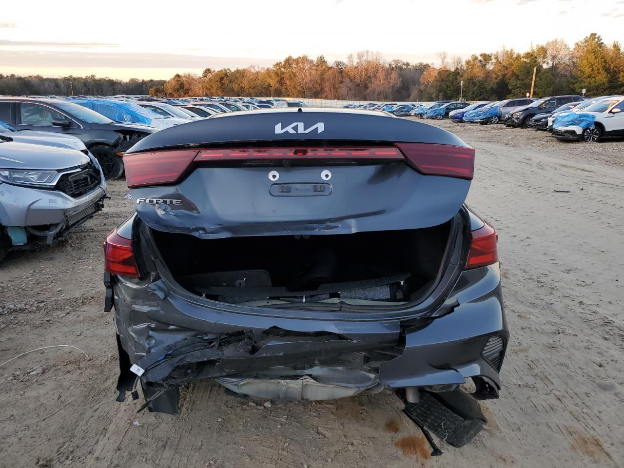 2022 Kia Forte Fe - Фото 6