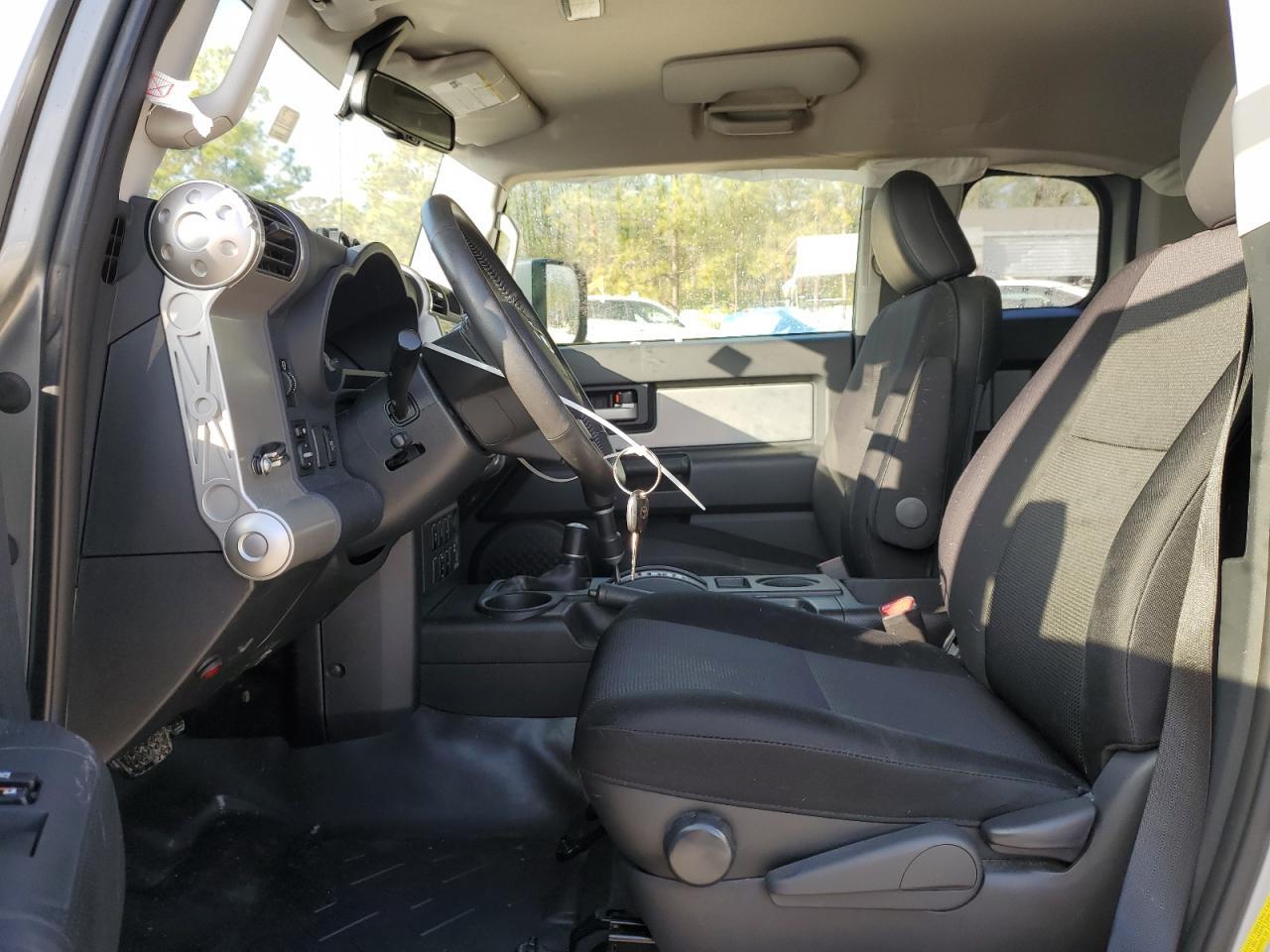2012 Toyota Fj Cruiser - Image 7
