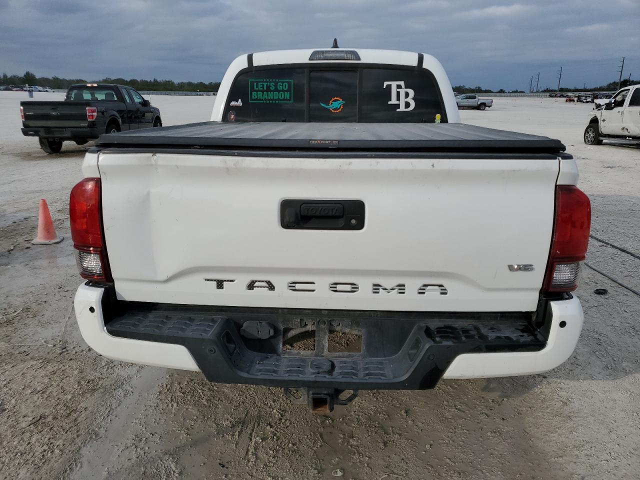 2018 Toyota Tacoma Double Cab - Фото 6