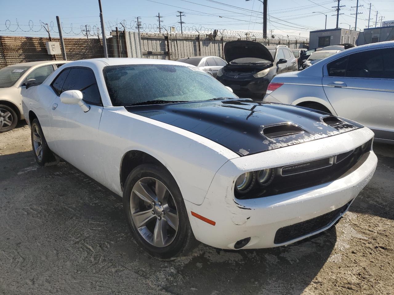 2017 Dodge Challenger Sxt - Image 4