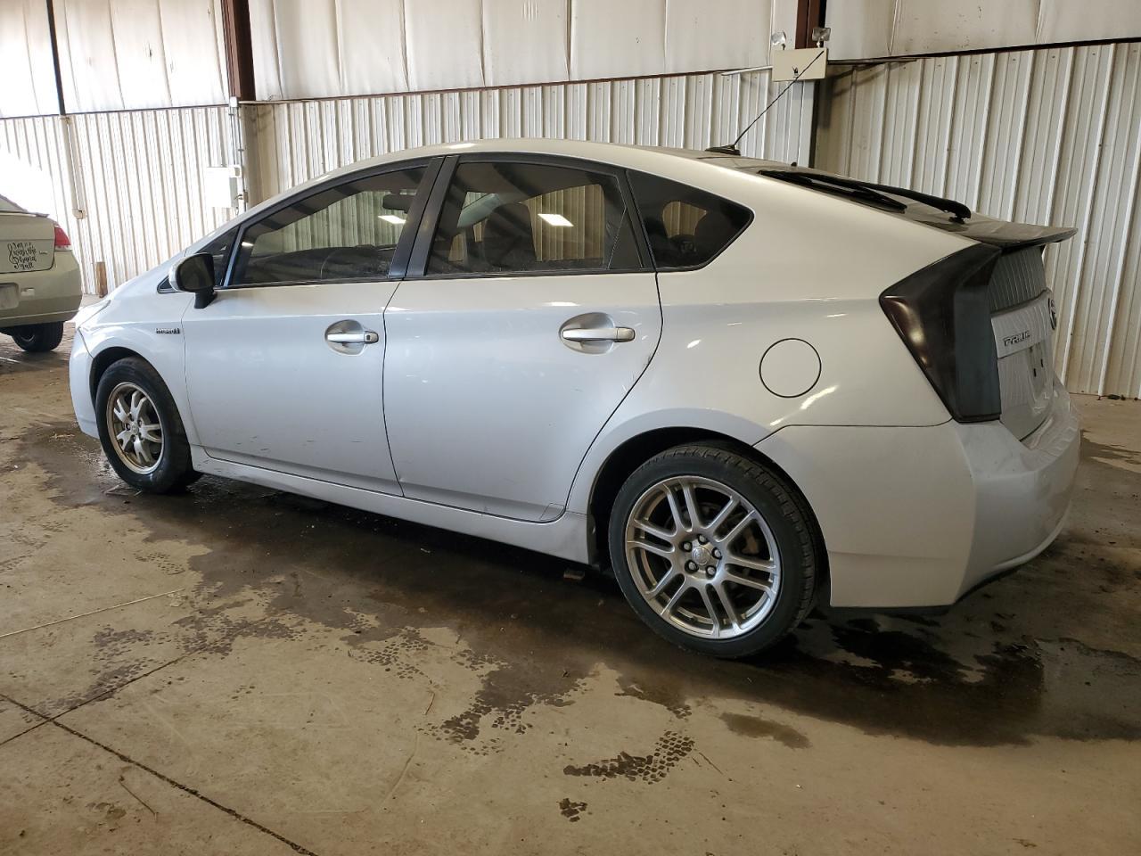 2011 Toyota Prius - Image 2