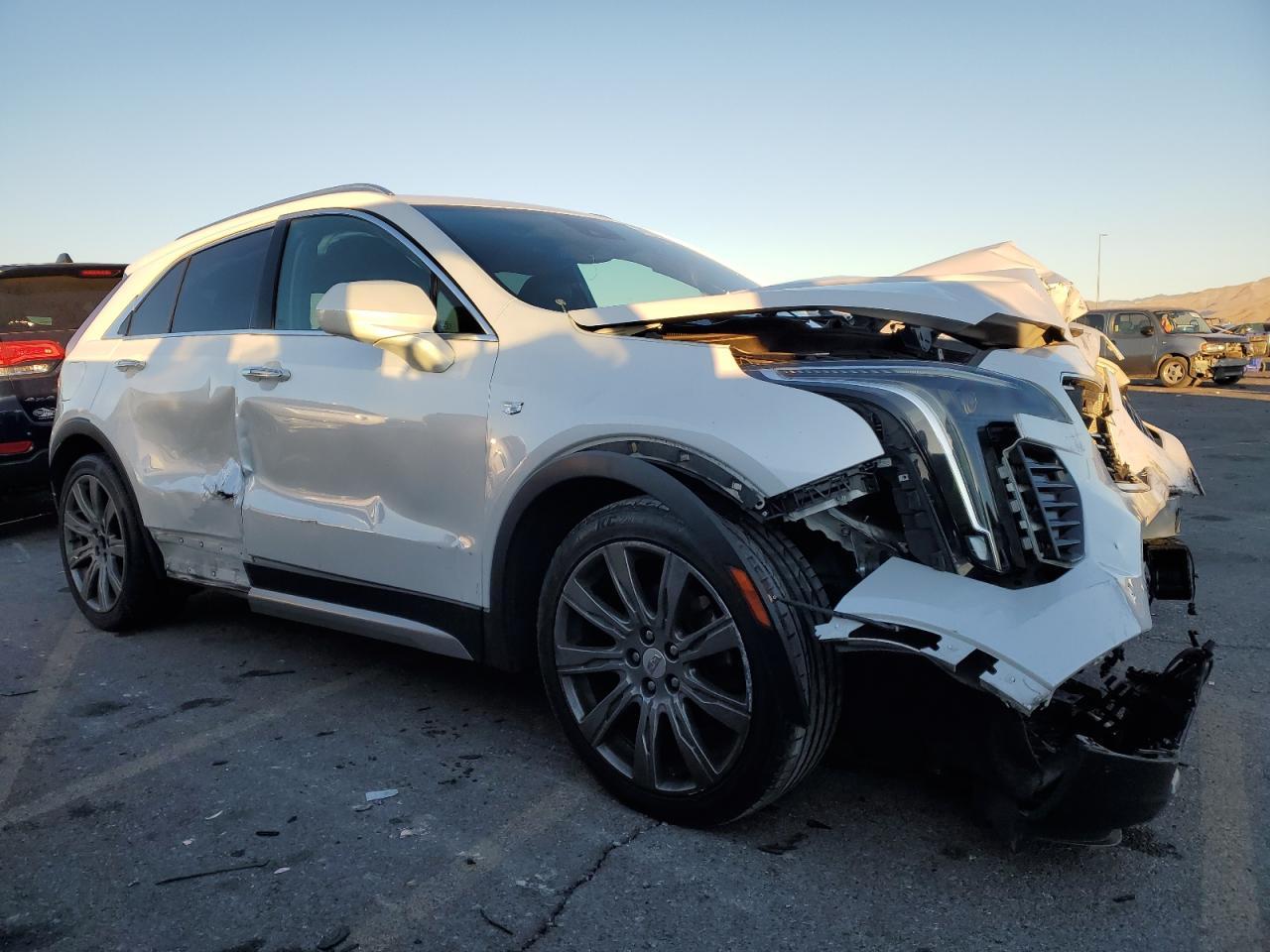2019 Cadillac Xt4 Premium Luxury - Image 4