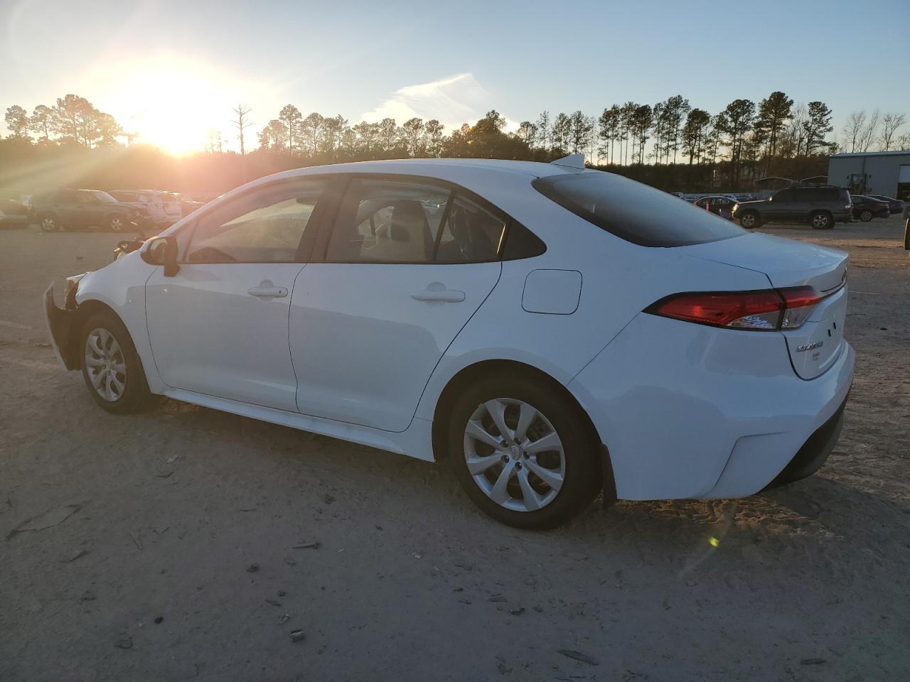 2025 Toyota Corolla Le - Фото 2