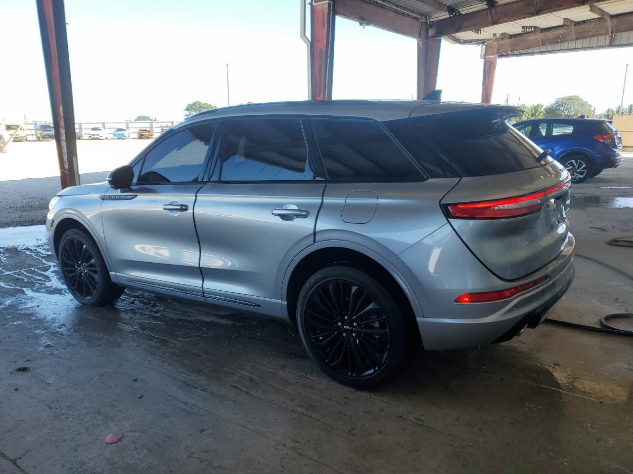 2023 Lincoln Corsair Reserve - Фото 2