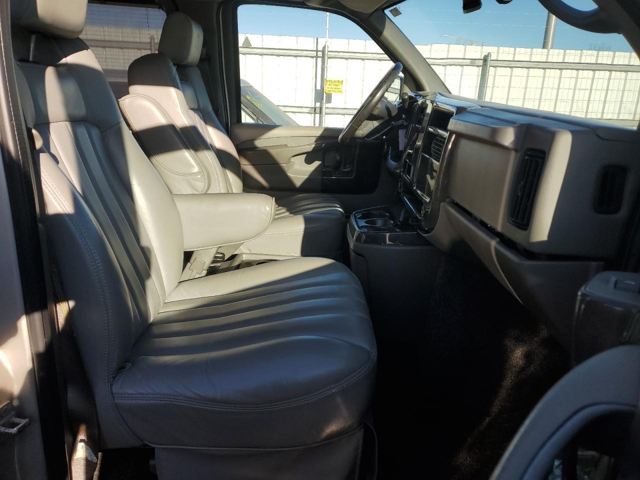 2005 GMC Savana Rv G1500 - Фото 5