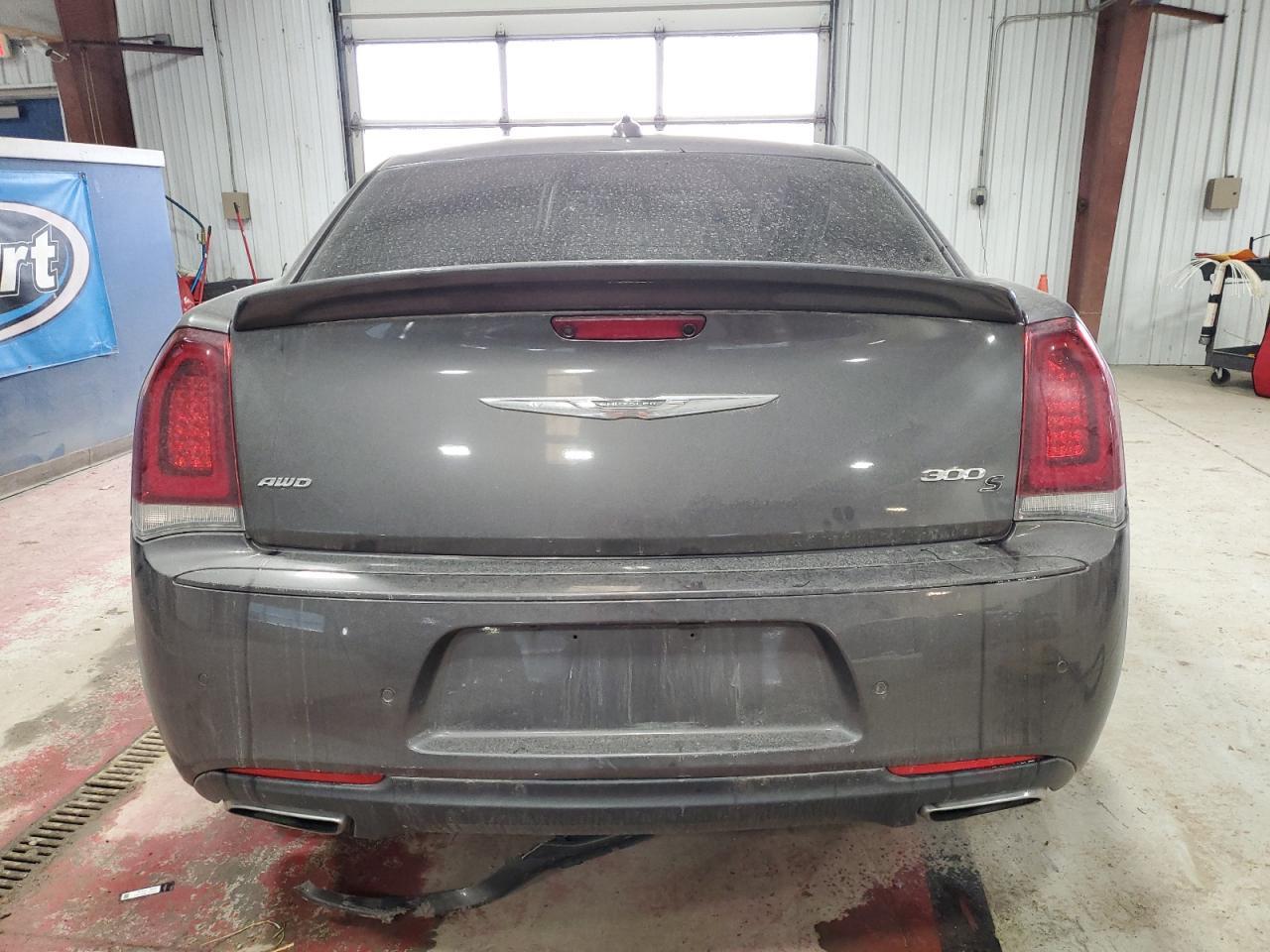 2017 Chrysler 300 S - Image 6