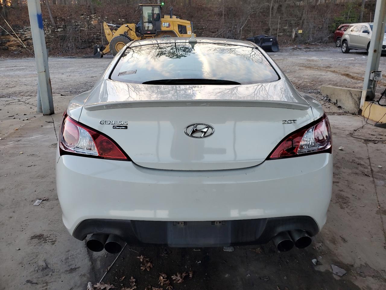 2011 Hyundai Genesis Coupe 2.0T - Фото 6
