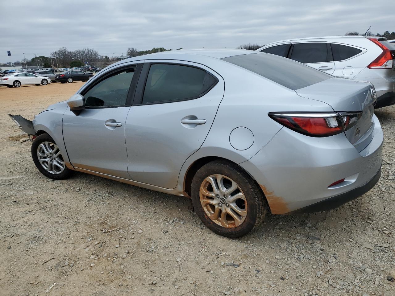 2017 Toyota Yaris Ia - Фото 2