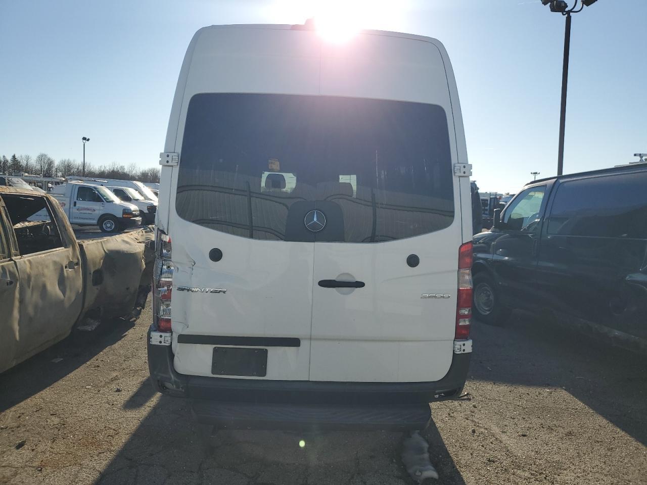 2018 Mercedes-Benz Sprinter 2500 - Фото 6