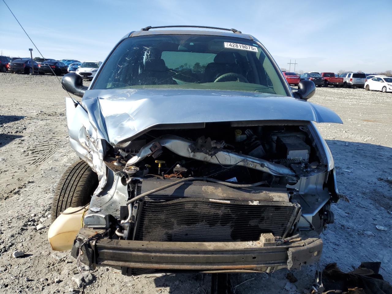 2003 Chrysler Town & Country - Фото 5