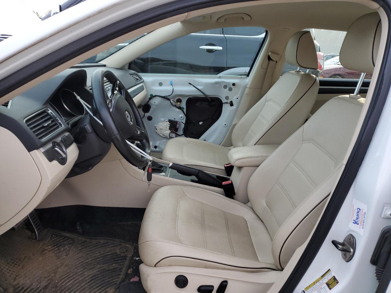 2017 Volkswagen Passat R-Line - Фото 7