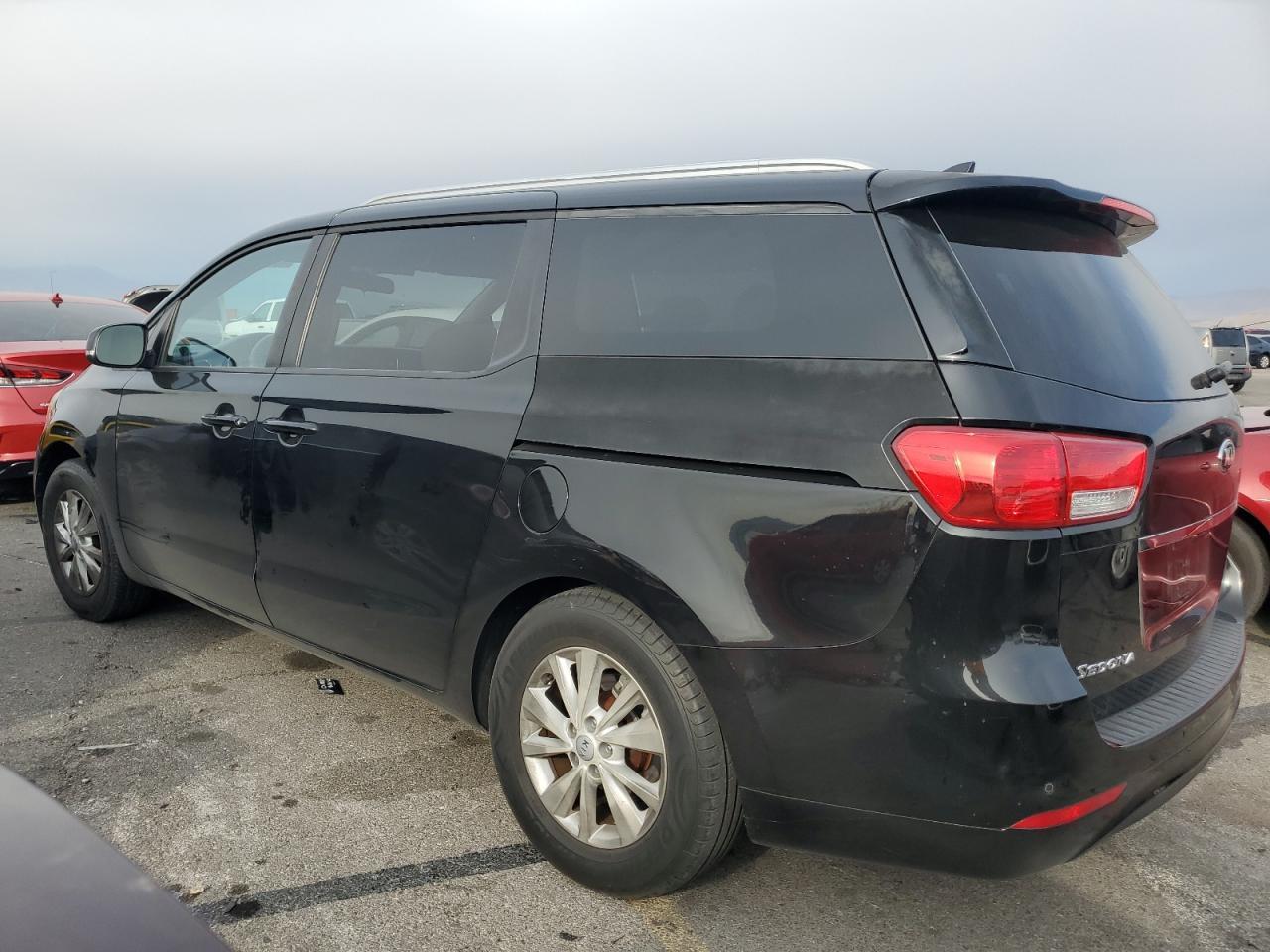 2016 Kia Sedona Lx - Image 2