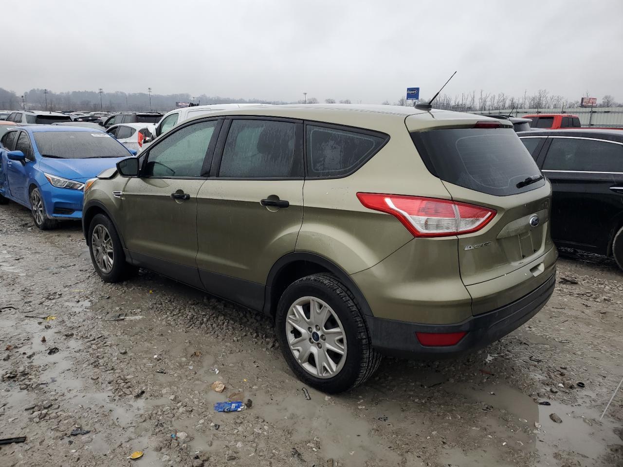 2013 Ford Escape S - Фото 2