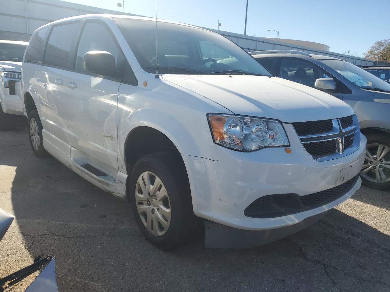 2018 Dodge Grand Caravan Se - Image 4