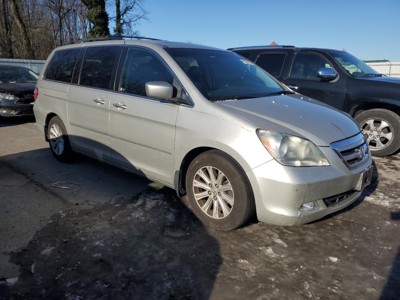 2005 Honda Odyssey Touring - Image 4