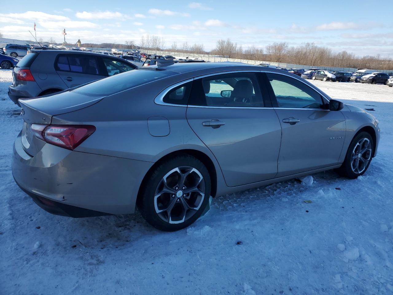 2022 Chevrolet Malibu Lt - Фото 3