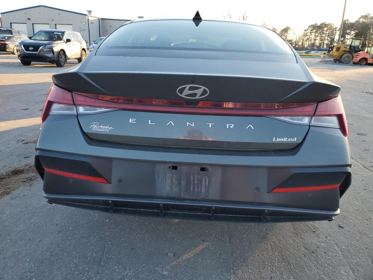 2024 Hyundai Elantra Limited - Фото 6