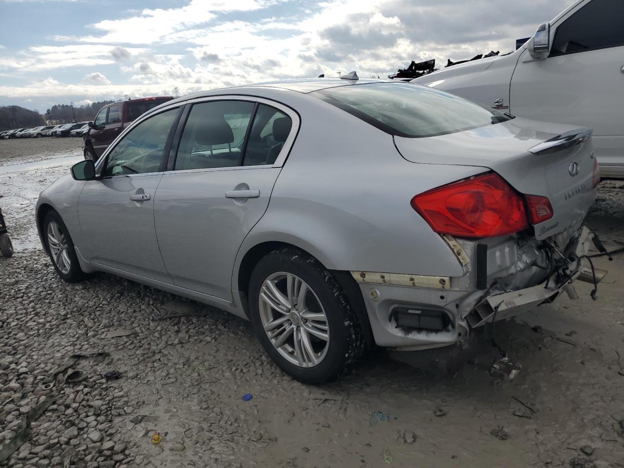 2011 Infiniti G37 - Image 2