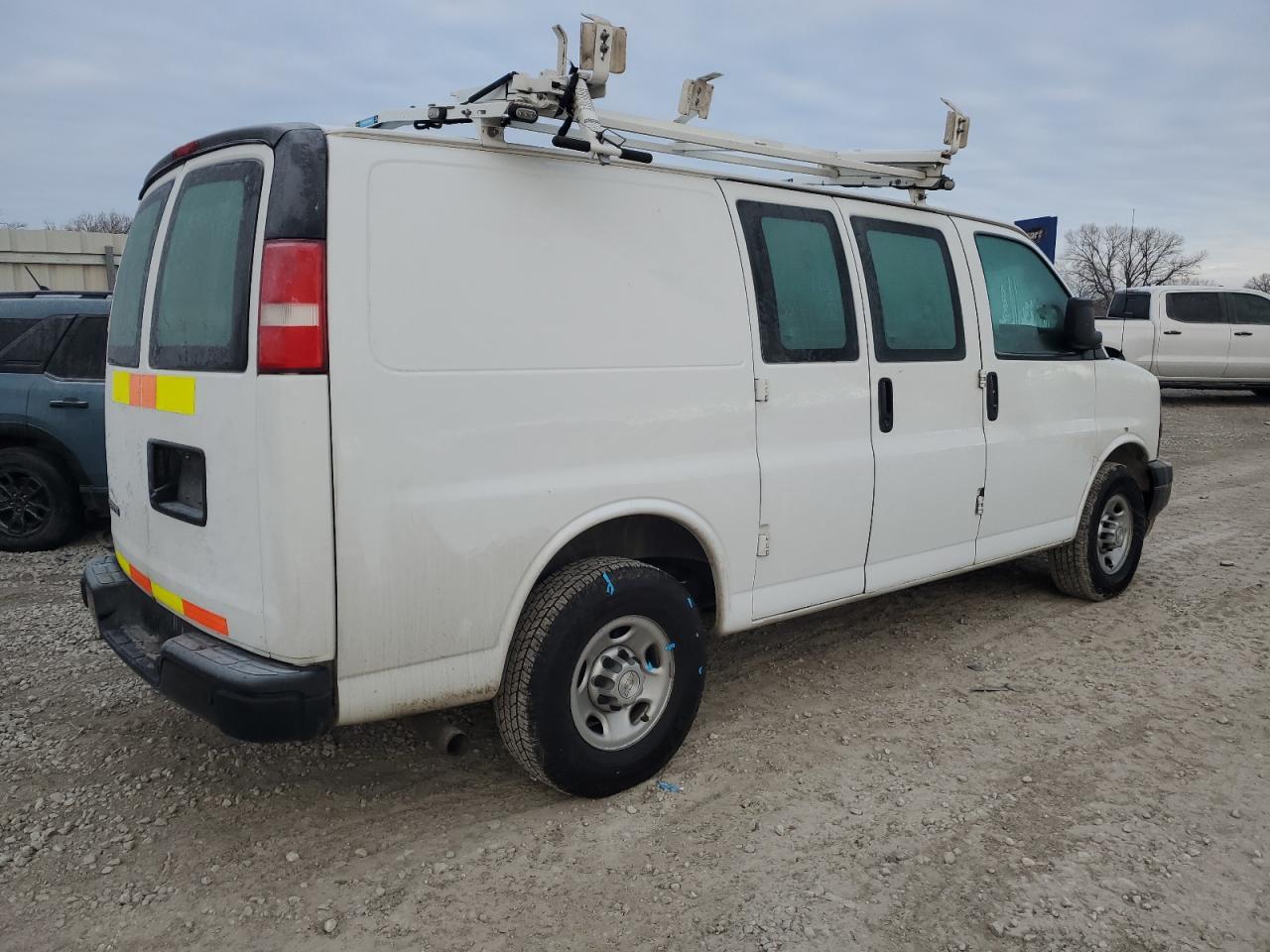 2018 Chevrolet Express G2500 - Фото 3