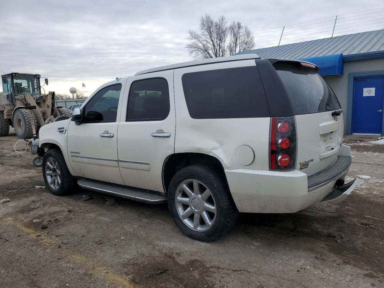 2010 GMC Yukon Denali - Фото 2