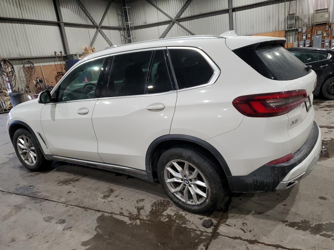 2021 BMW X5 xDrive40I - Фото 2